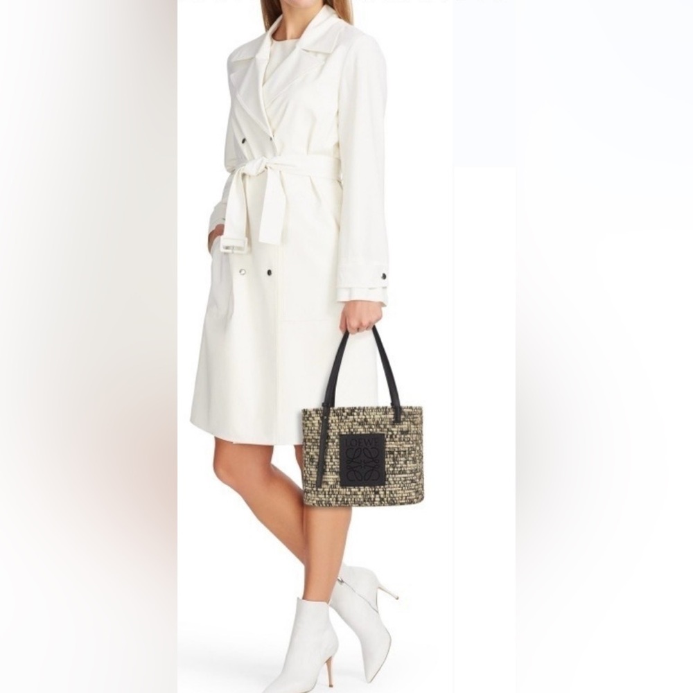 Authentic Loewe Black and Cream Woven raffia/leather small basket bag NWT! - Picture 2 of 12